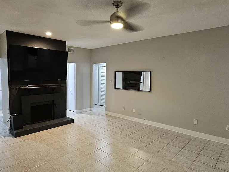 2100 Tanglewilde St #167 — Photo 10