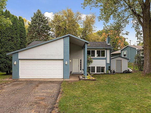 2nd image of 2489 Brookview Dr E