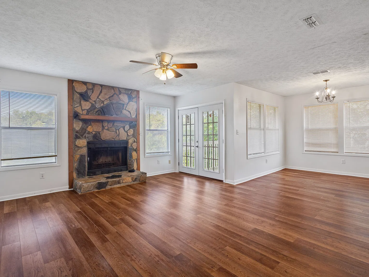 6736 Willowbrook Dr — Photo 4