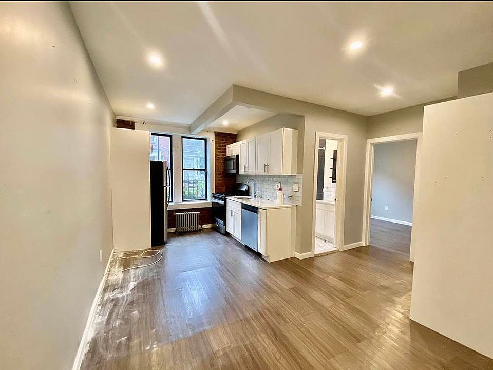 2nd image of 2401 Davidson Ave #3M