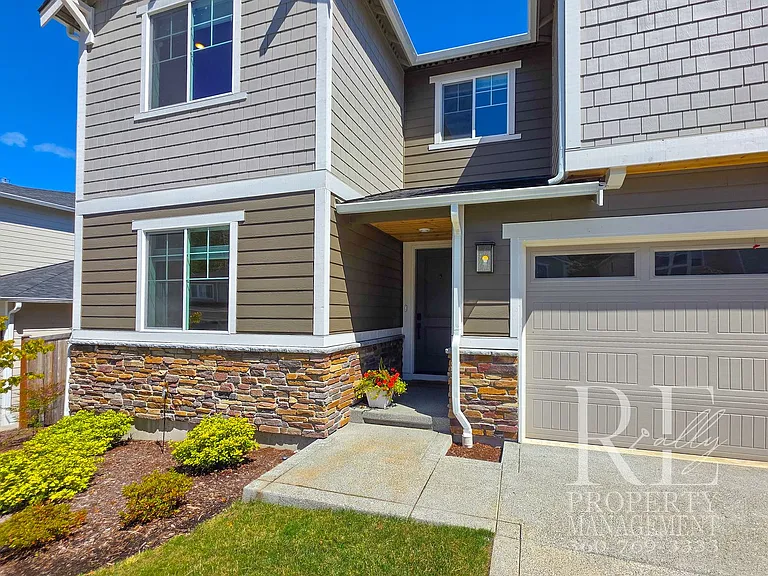 10607 Treasure Dr NW — Photo 2