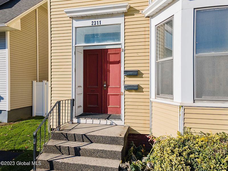 5th image of 2311 12th Avenue