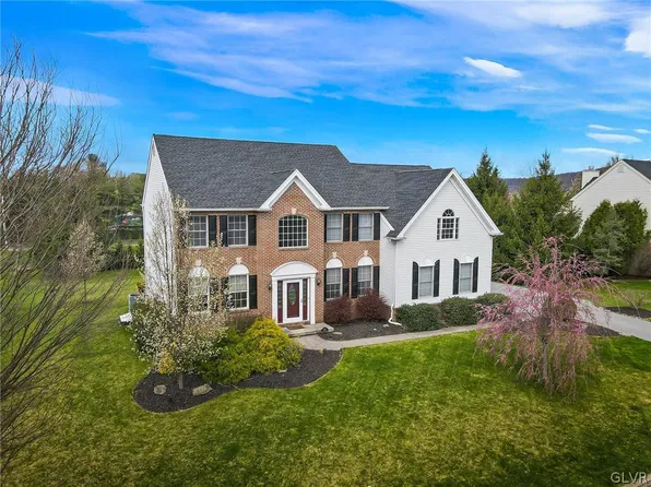 3807 E Hopewell Rd, Center Valley, PA 18034