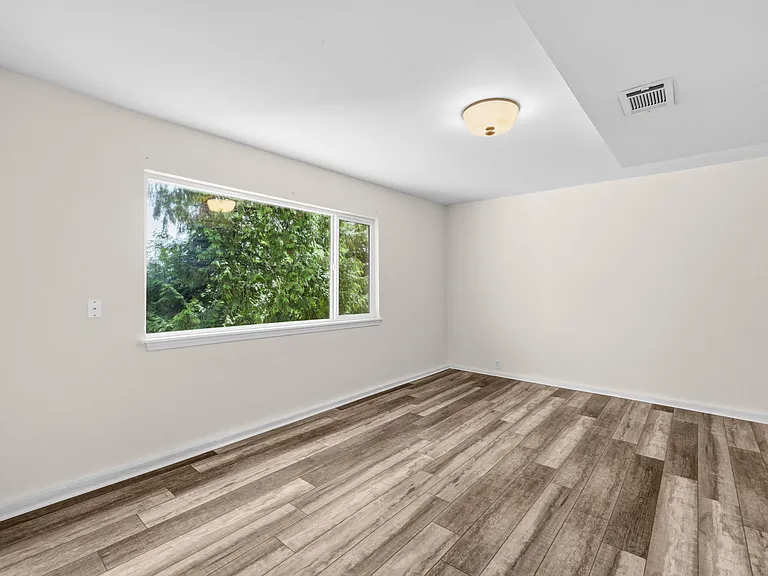 11954 Exeter Ave NE — Photo 17