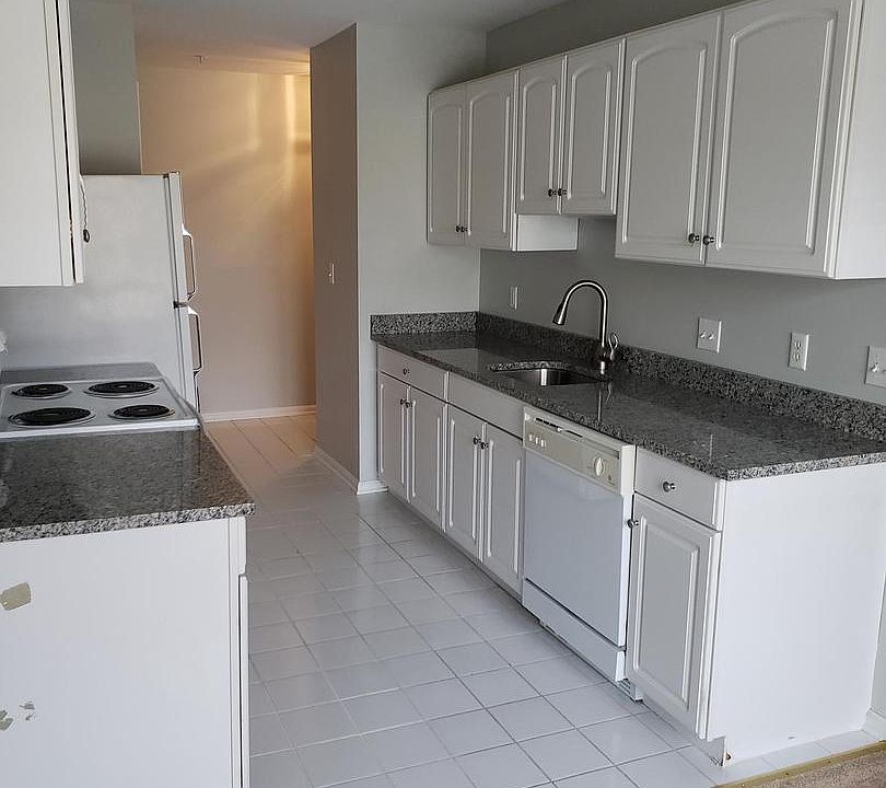 1st image of 316 Teal Ct #H