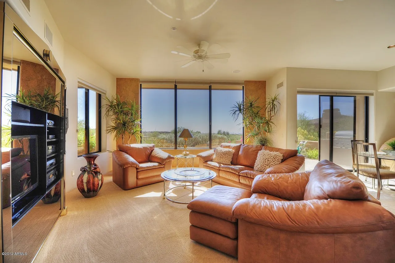 3 bed, 3.5 bath, 3307 sqft, $7,000 — Photo 4