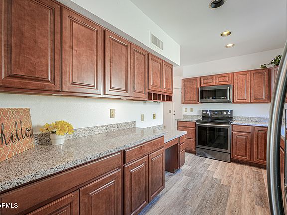 5th image of 10623 E BELLFLOWER Drive