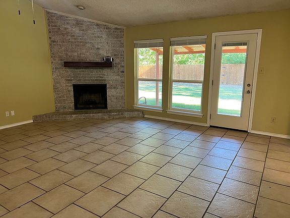 2nd image of 516 Aspen Dr
