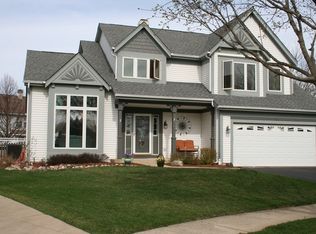 318 Wildberry Ln, Bartlett, IL 60103