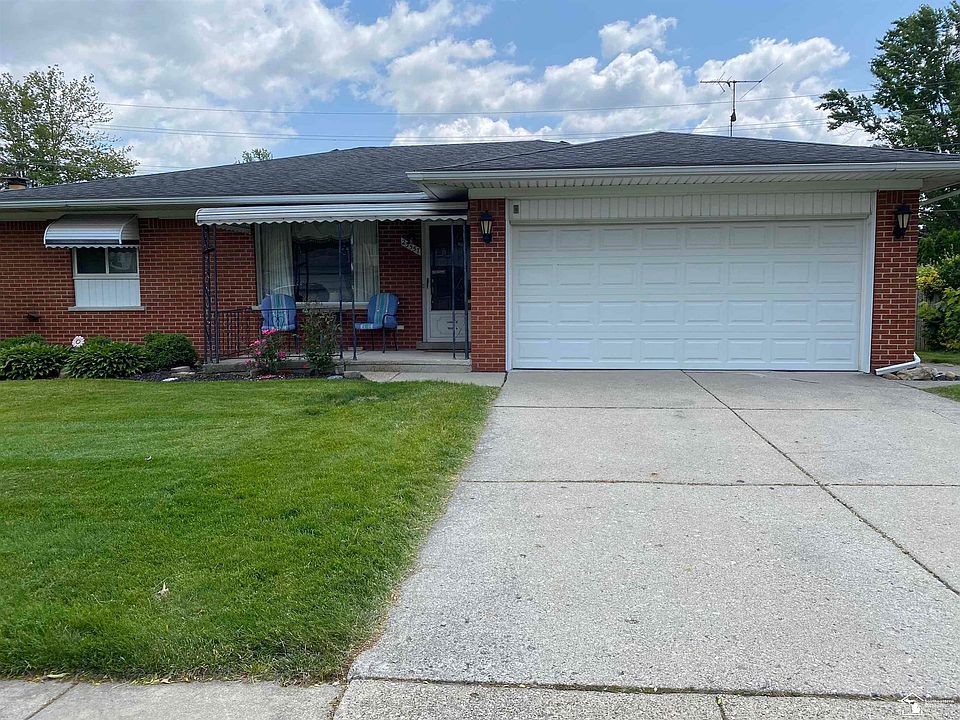 1st image of 23557 E Fairway Dr