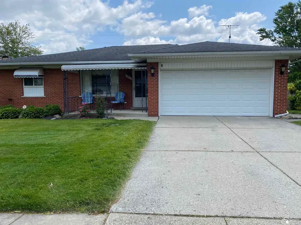 23557 E Fairway Dr, Woodhaven, MI 48183