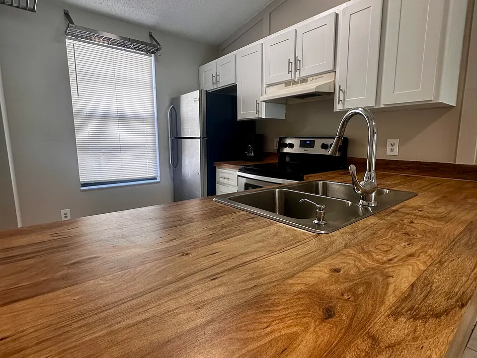 6441 Drexel Dr #7