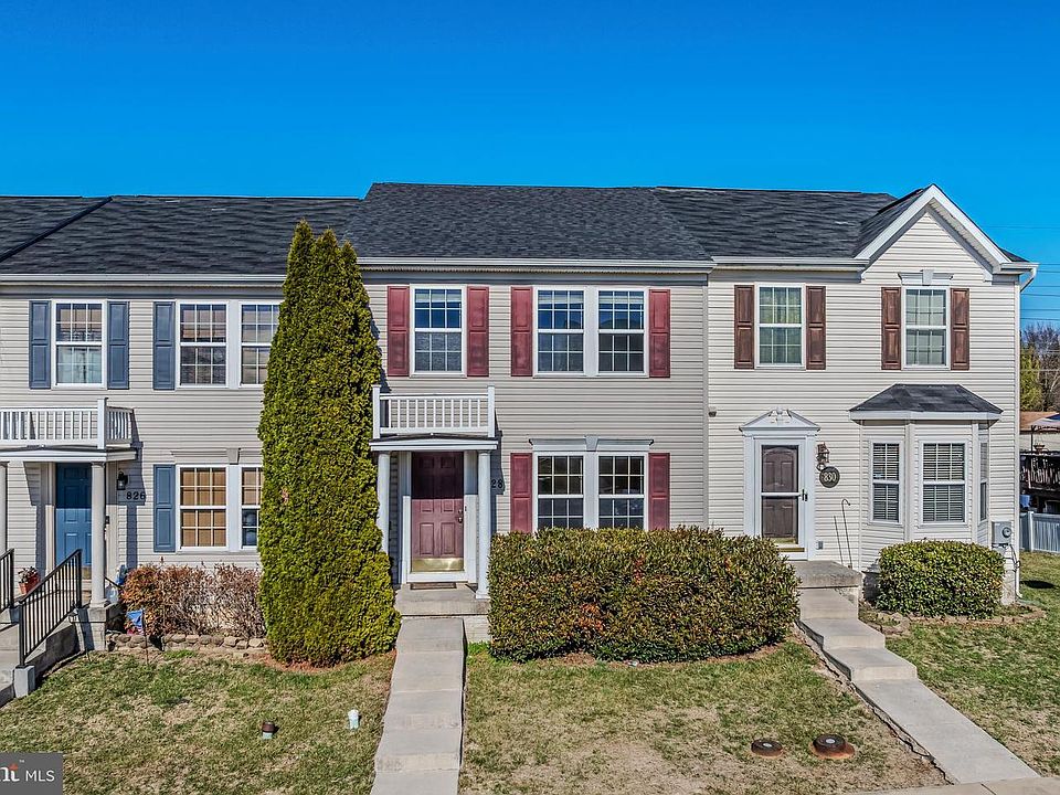 1st image of 828 Marquette Dr