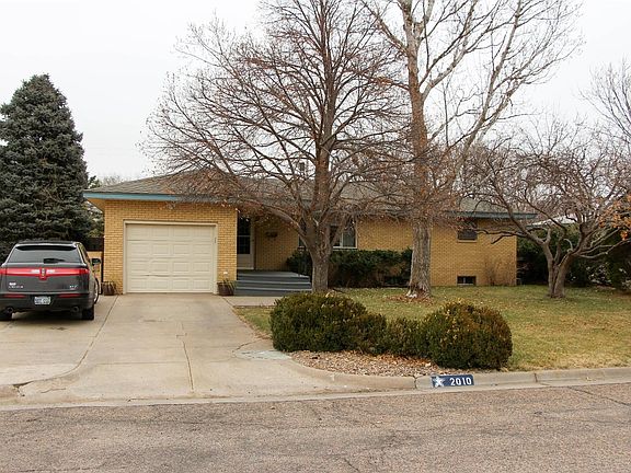 3rd image of 2010 N Pinecrest Ave