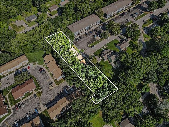 3rd image of 401 N Skyline Dr