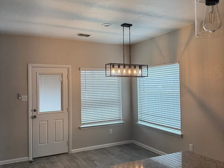 9236 Castorian Dr — Photo 9