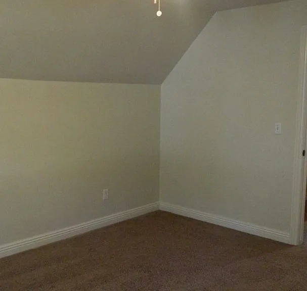 1823 W Berry St — Photo 6