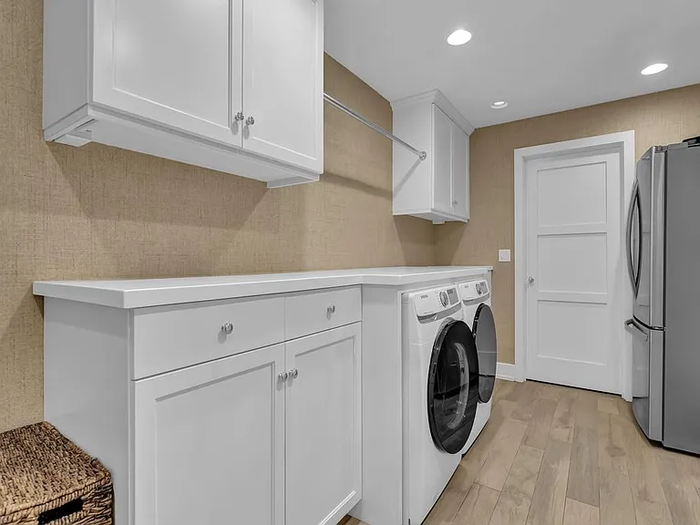 215 Live Oak Rd — Photo 12