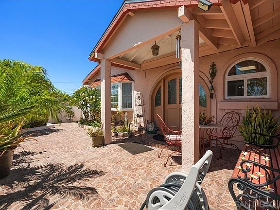 3rd image of 637 Tiffany Ct