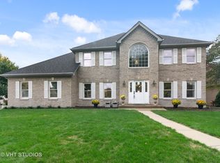621 Waterbury Dr, Aurora, IL 60504