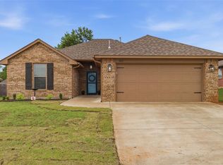 1412 SE 6th St, Moore, OK 73160