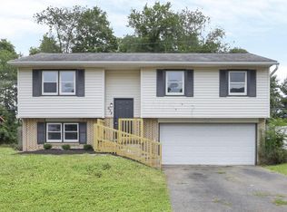 628 E Crest Dr, Heath, OH