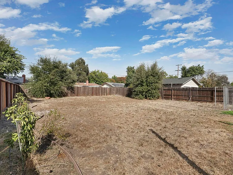 451 Marengo Ave — Photo 25