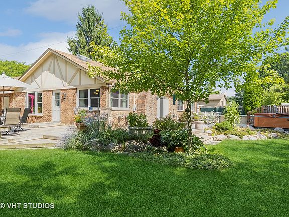 3rd image of 222 Delia Dr