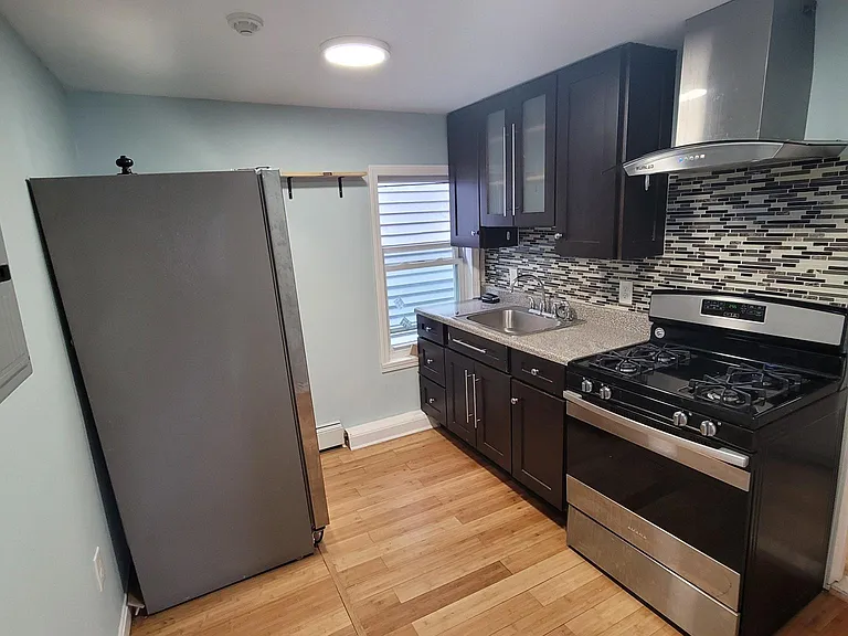 241 Appleton St #4 — Photo 2