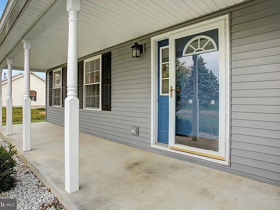 5th image of 162 Hampton Dr