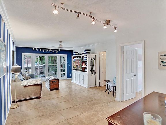 3rd image of 2424 SE 17th Street #202B
