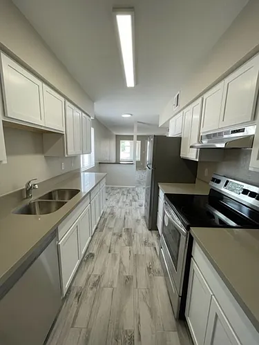 115 W. Inglewood Photo 1