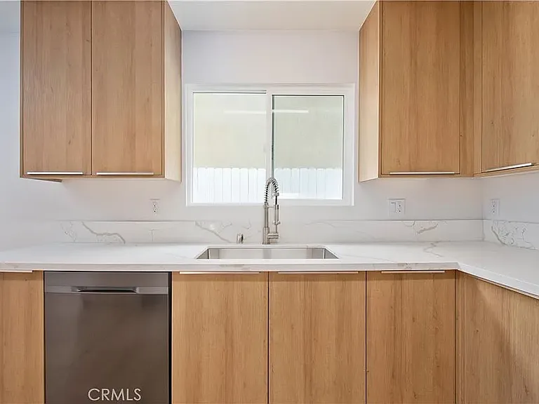 8839 Cedros Ave #2 — Photo 26
