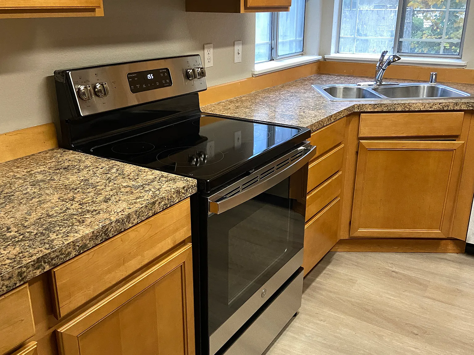 3 bed, 2.5 bath, 1361 sqft, $2,495 — Photo 3