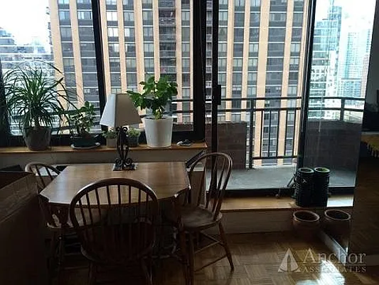 Rented by Anchor Associates | media 31