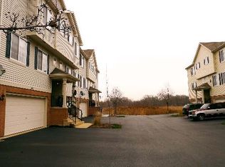 364 Evergreen Cir, Gilberts, IL 60136