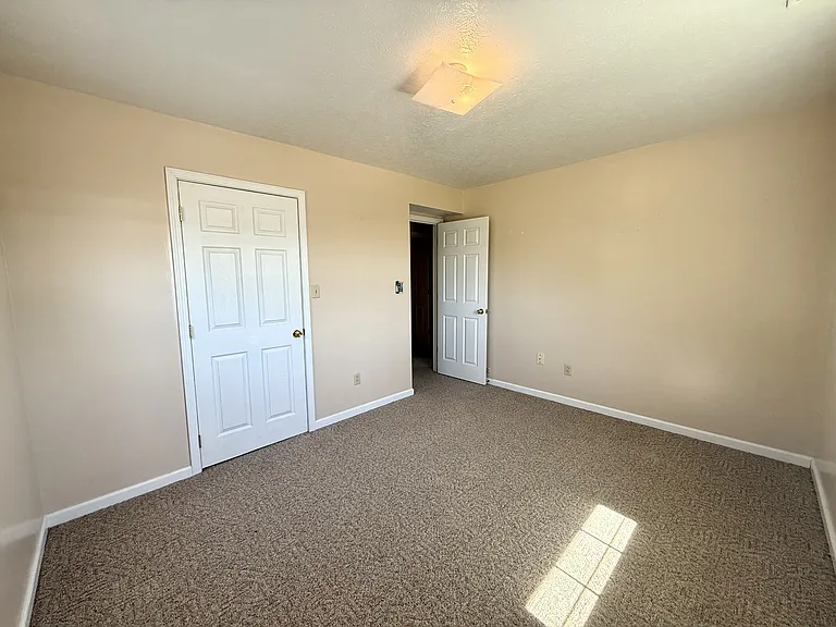 770 Deerfield Ln #4 — Photo 15