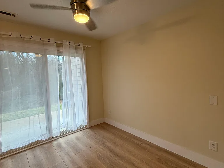 104 Friar Ln — Photo 11