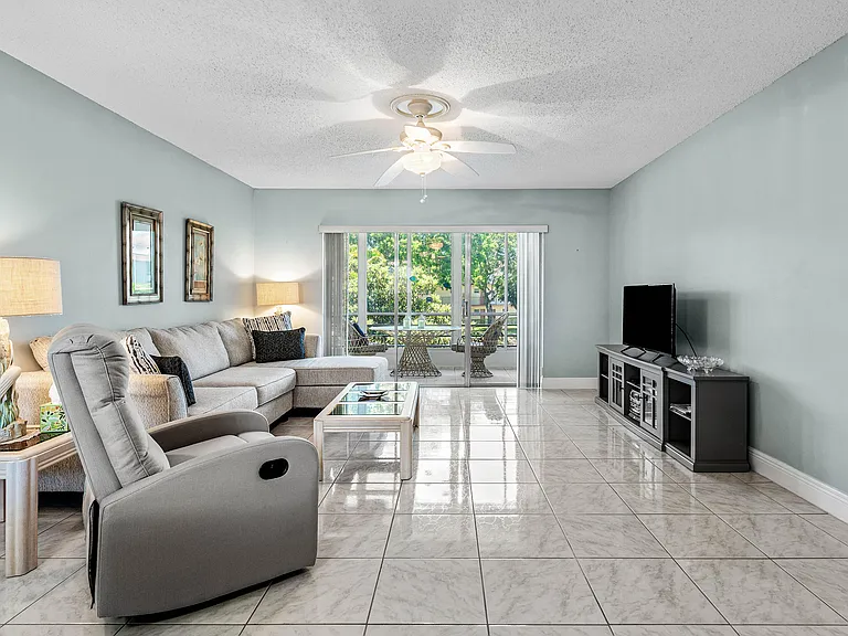 721 Lori Dr #208 — Photo 6