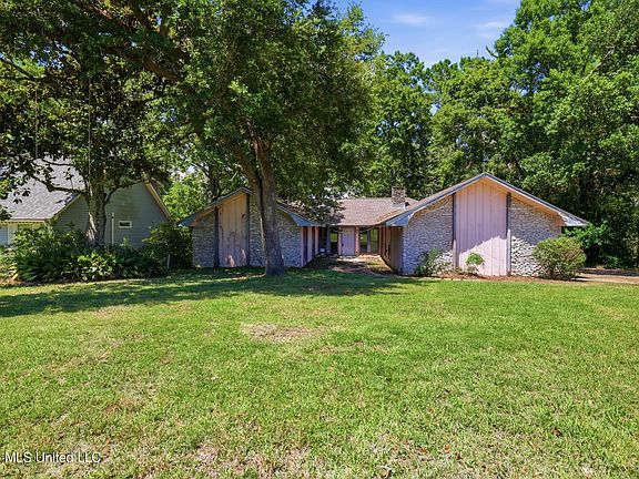 4th image of 1432 Sioux Bayou Dr