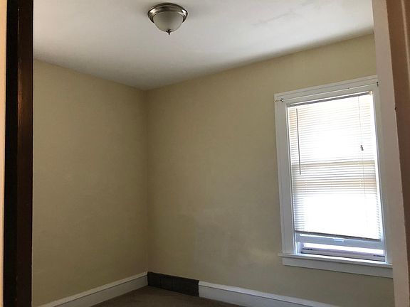 5th image of 2133 Lewis Dr #2