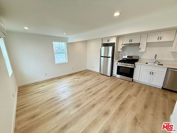5th image of 1021 Venice Blvd APT 4