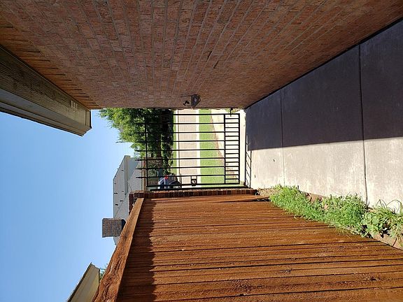3rd image of 4420 105th St