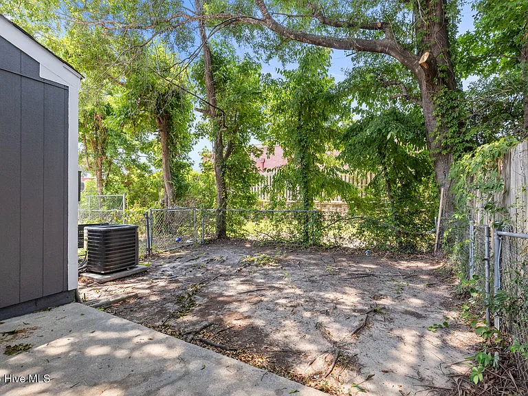 526 Myrtlewood Cir — Photo 22