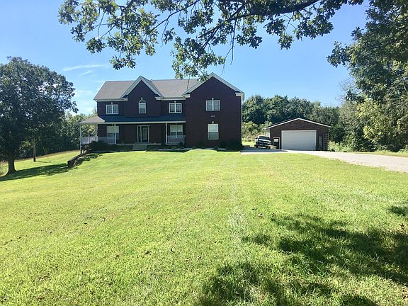 2nd image of 915 Hubbard Ln