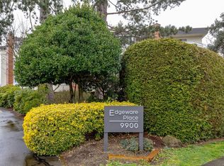 Edgeware Place, Sidney, BC V8L 2X3