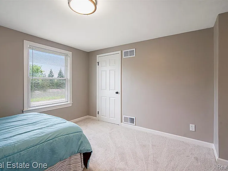 51275 Seven Mile Rd — Photo 21