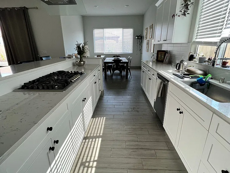 2474 Bastidas Dr — Photo 8