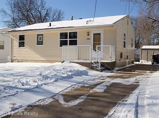 2900 E 36th Ct, Des Moines, IA 50317