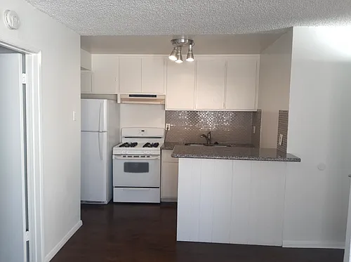129 38th Pl Photo 1